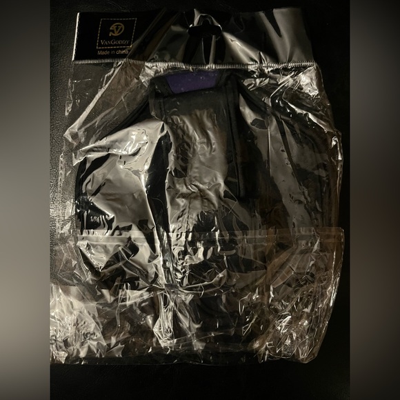 Brand new phone holder arm band - Picture 2 of 2